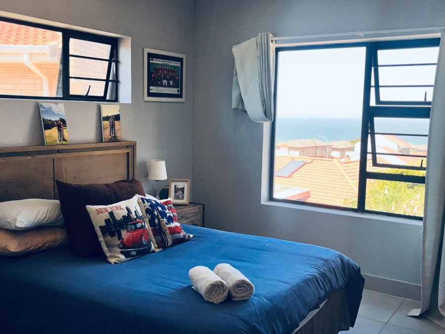 4 Bedroom Property for Sale in Wavecrest Eastern Cape